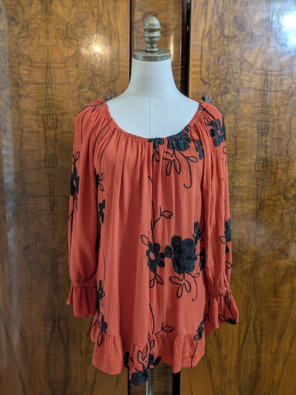 LIV Los Angeles Boho Ruffle Peasant Blouse Top M Orange Black Floral Embroidered